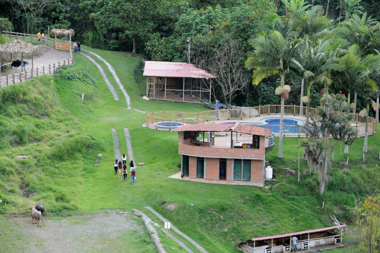 Hacienda Charrascal Coffe Farm Apartment มานิซาเลส ภายนอก รูปภาพ